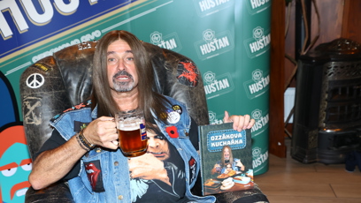 FOTO: Na křtu nechyběla ani ikonické křeslo.