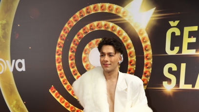 FOTO: Jan Bendig měl výraznou náušnici.