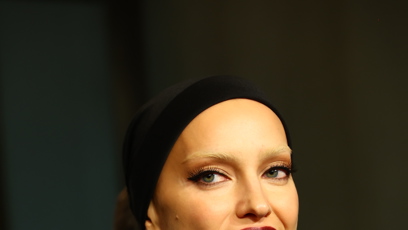 FOTO: Svůdná Irina Shayk na odhalení nového kalendáře Pirelli.