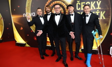 Kapela Chinaski v čele s Michalem Malátným.