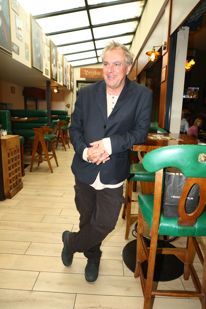 FOTO: Tomáš Matonoha si užívá roli dědečka. – stránka 2