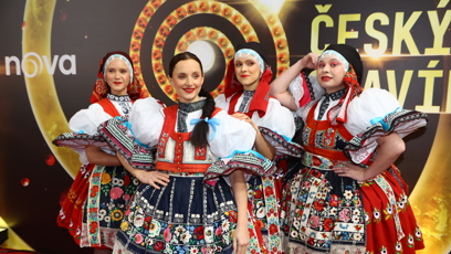 FOTO: Letos na Slavících nechybí ani dámy v krojích.