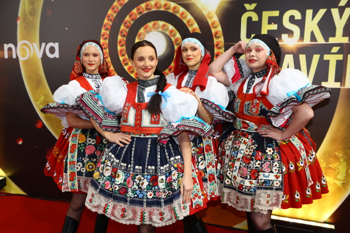 FOTO: Letos na Slavících nechybí ani dámy v krojích. – stránka 776