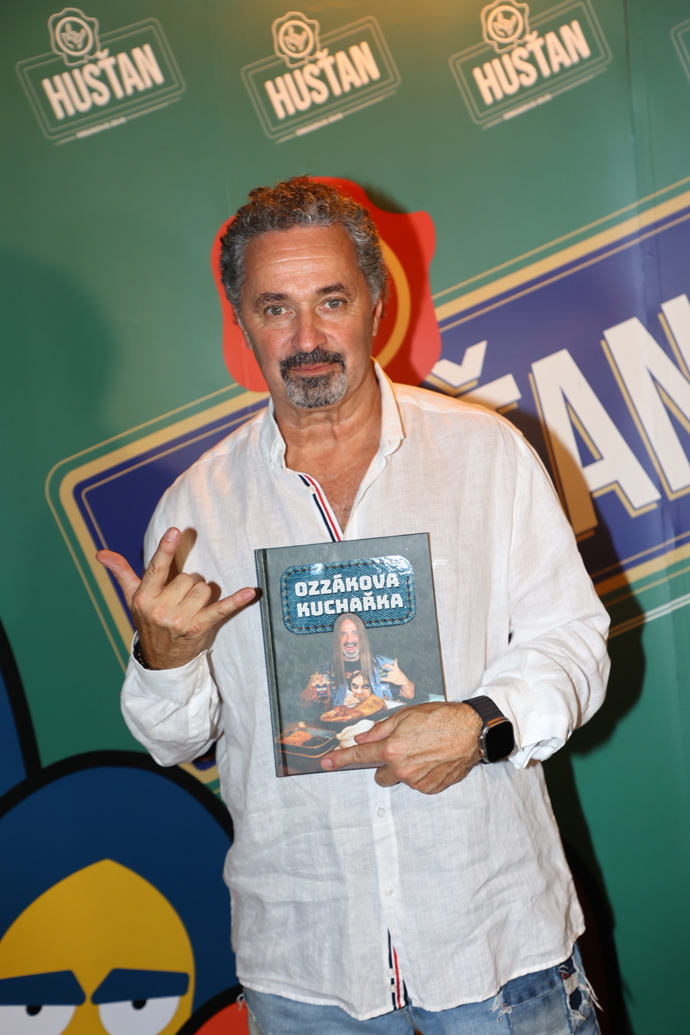 FOTO: Veronicu Biasiol prý nezná. – stránka 36