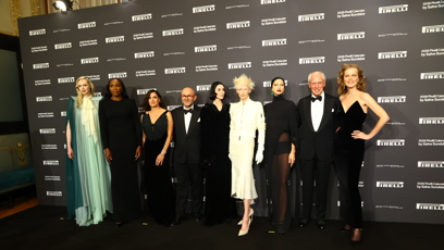 FOTO: Evu Herzigovou, Irinu Shayk, Gwendoline Christie, Tildu Swinton, Isabellu Rossellini a Venus Williams. Všechny jmenované dámy nafotily nový kalendář Pirell a nemohly chybět u jeho představení.