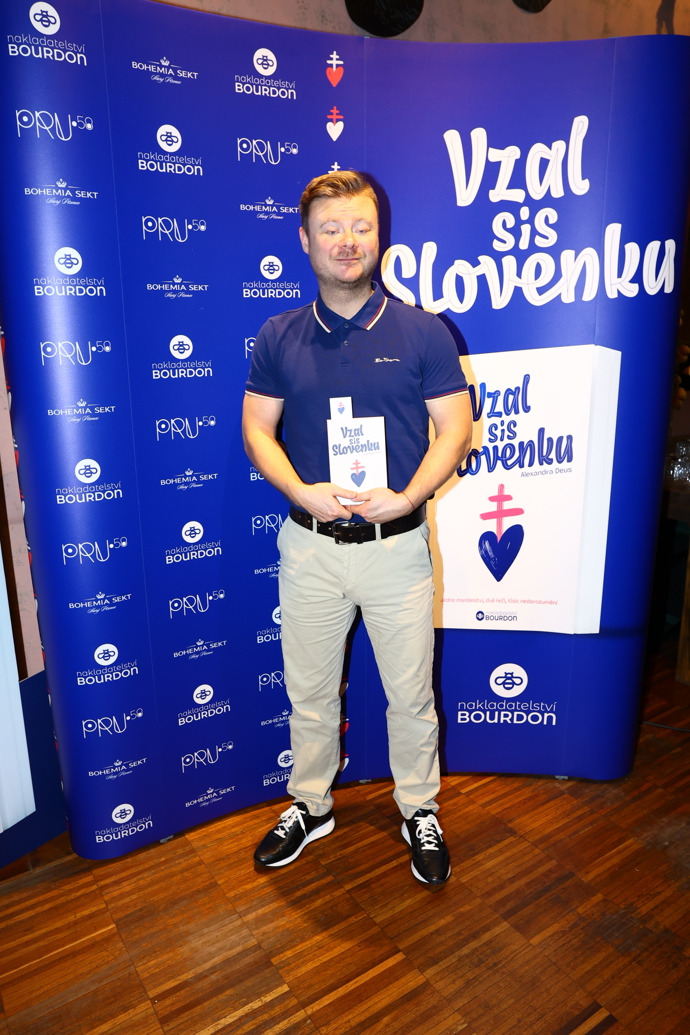 FOTO: Filip Kaňkovský na křtu knihy Vzal sis Slovenku. – stránka 6
