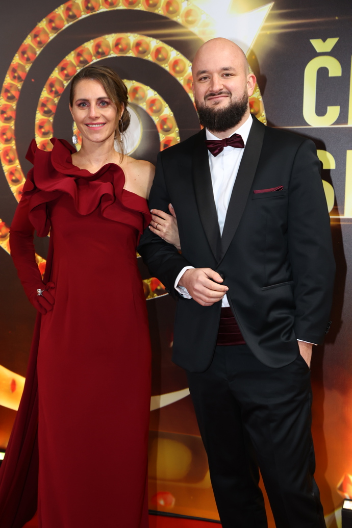 FOTO: Písničkář Pokáč s partnerkou. – stránka 3