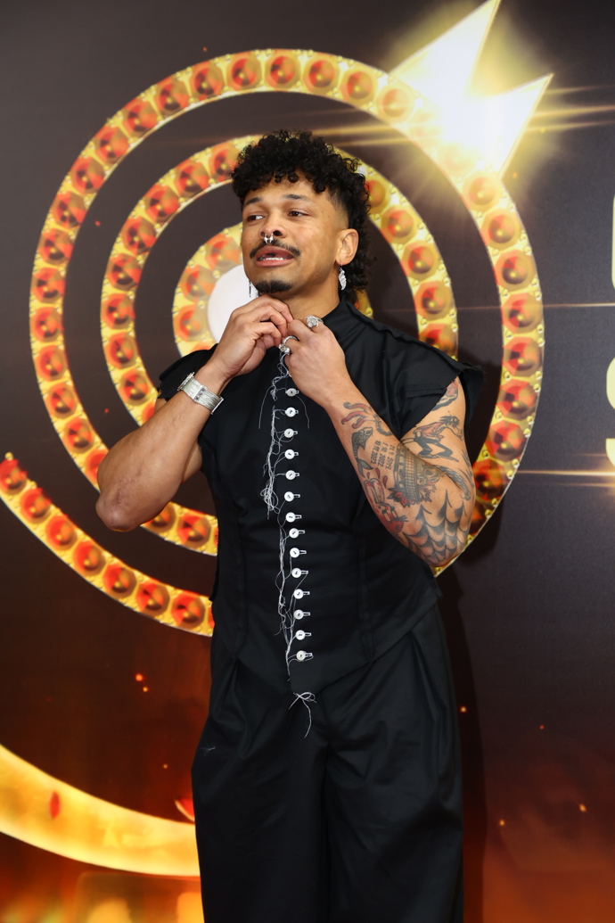 FOTO: Ben Cristovao zápasil s límečkem. – stránka 12