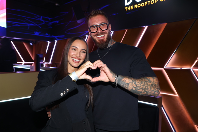 FOTO: Adri a Honza vypadají šťastně. – stránka 5