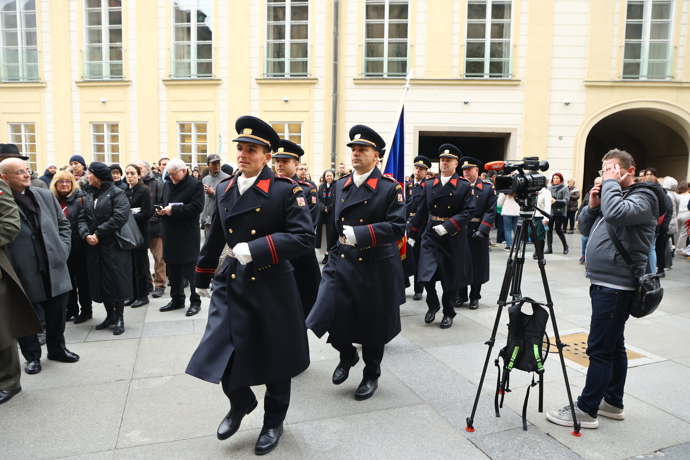 FOTO: Česko se loučí s kardinálem Dominikem Dukou. – stránka 40