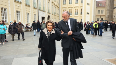 FOTO: Na Pražský hrad již dorazila herečka Jiřina Bohdalová.