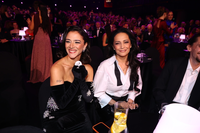 FOTO: Eva Burešová usedla vedle Lucie Bílé. – stránka 7