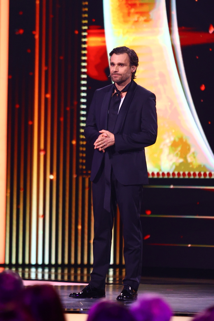 FOTO: Moderátor Leoš Mareš uvedl Aleše Hámu a Ondru Sokola. – stránka 148