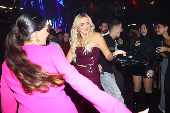 FOTO: Zorka Hejdová se odvázala. – stránka 31