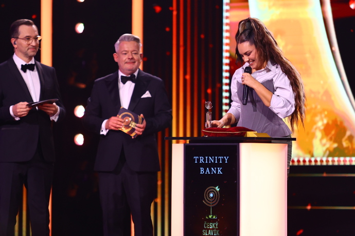 FOTO: Ewa Farna měla dojemnou řeč. – stránka 13