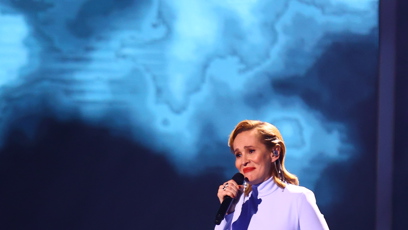 FOTO: Monika Absolonová se během zpěvu dojala.