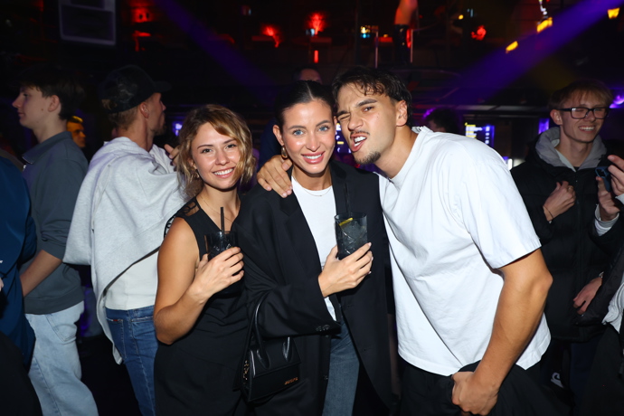 FOTO: Patricie Herlíková a Jan Michálek na party nesměli chybět. – stránka 26