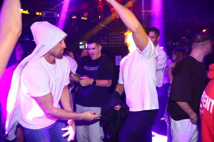 FOTO: Honzi a Dany to rozjeli na parketu. – stránka 24