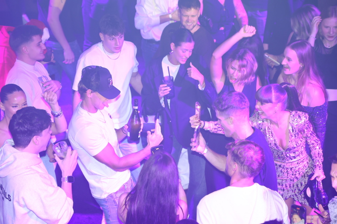 FOTO: Srdíčka se pořádně odvázala. – stránka 21