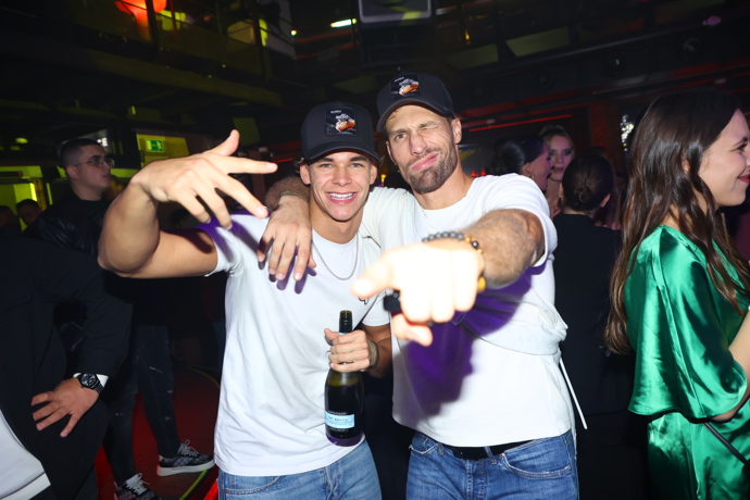 FOTO: Daniel Štefan a Daniel Zedníček to rozjeli na parketu. – stránka 67