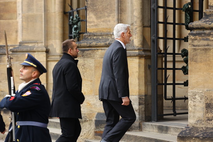 FOTO: Do katedrály svatého Víta dorazil právě prezident Petr Pavel. – stránka 100