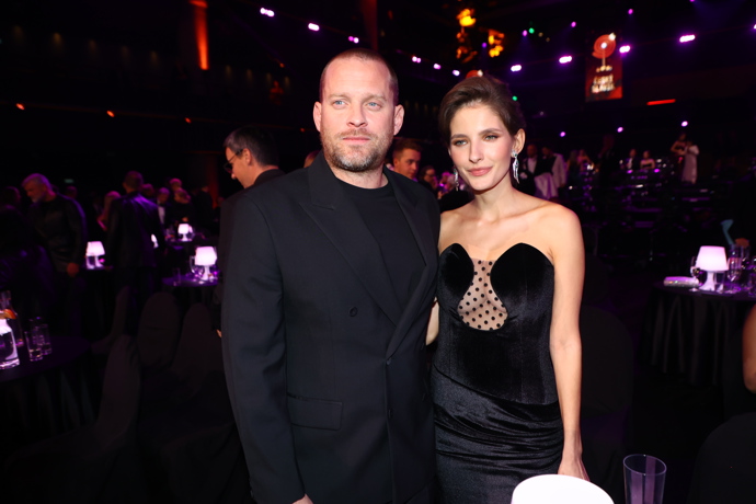 FOTO: Jakub Prachař po boku krásné partnerky Sary Sandevy. – stránka 3