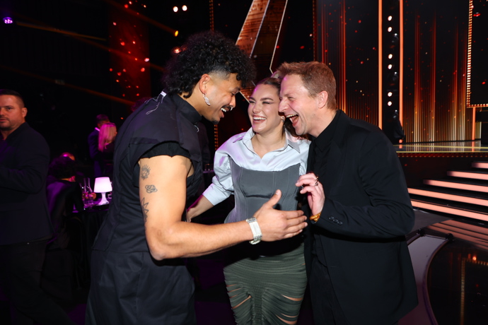 FOTO: Tahle trojice se velmi dobře bavila. – stránka 4