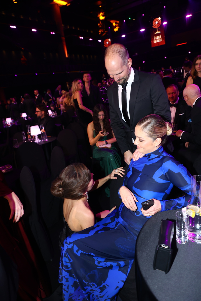 FOTO: Jan Maxián se staral o svou partnerku. – stránka 11