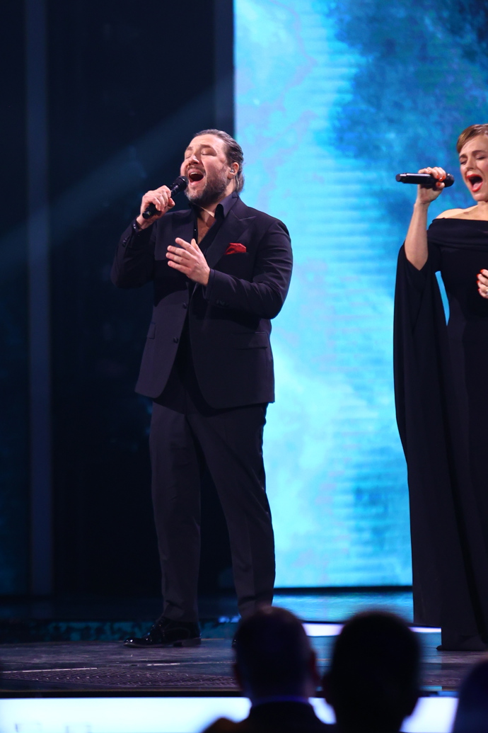 FOTO: Felix Slováček mladší, Marta Jandová, Milan Peroutka a kapela Aničky Slováčkové vzdala hold zesnulé zpěvačce. – stránka 6