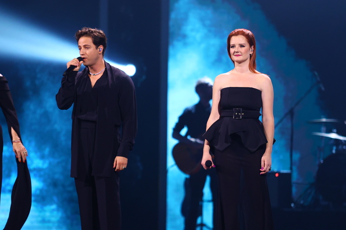 FOTO: Felix Slováček mladší, Marta Jandová, Milan Peroutka a kapela Aničky Slováčkové vzdala hold zesnulé zpěvačce. – stránka 43