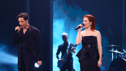 FOTO: Milan Peroutka spolu s dalšími zpěváky zazpíval Aničce Slováčkové.