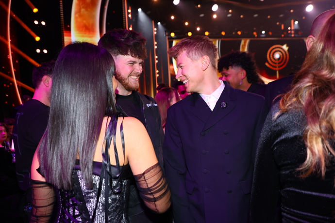 FOTO: Adam Mišík nešetřil úsměvy. – stránka 1