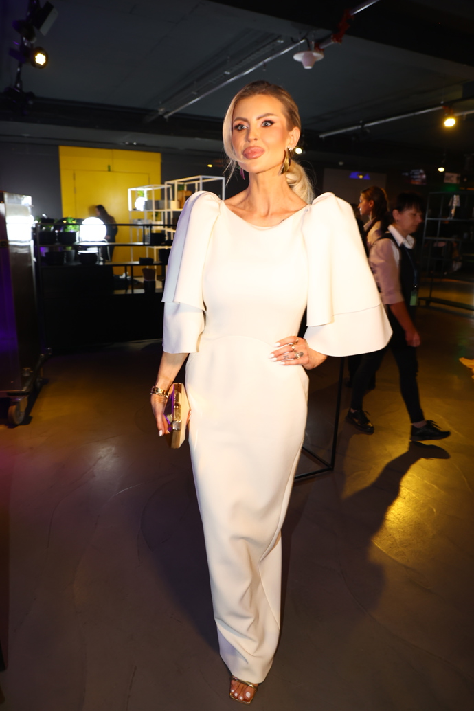 FOTO: Lela Ceterová vypadala úchvatně. – stránka 12