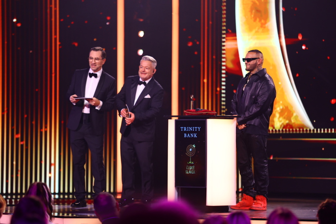 FOTO: Rapper Rytmus předával cenu. – stránka 2