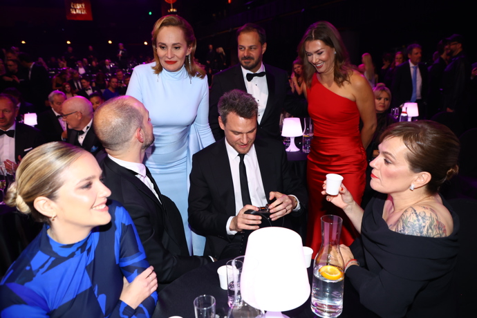 FOTO: Monika Absolonová zašla na panáka za Vojtou Dykem. – stránka 7