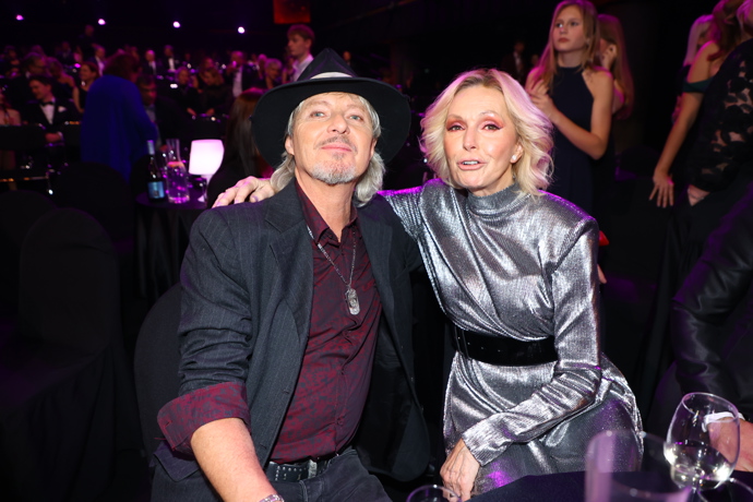 FOTO: Peter Nagy s Helenou Vondráčkovou. – stránka 3