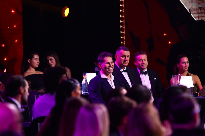 FOTO: Jaromír Jágr si nenechal ujít Slavíky. – stránka 2