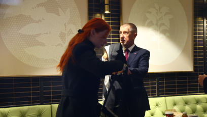 FOTO: Andrej Babiš a marketingová expertka hnutí ANO Aneta Zicklerová na Národní třídě.