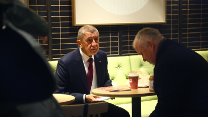 FOTO: Andrej Babiš a marketingová expertka hnutí ANO Aneta Zicklerová na Národní třídě.
