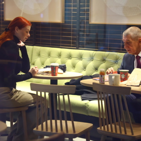 Andrej Babiš a marketingová expertka hnutí ANO Aneta Zicklerová na Národní třídě.