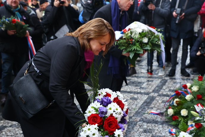 FOTO: Položení věnců a květin na Národní třídě. – stránka 3