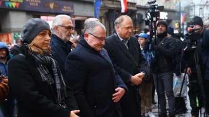 FOTO: Položení věnců a květin na Národní třídě.