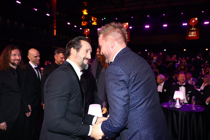 FOTO: Libor Bouček pogratuloval Václavu Noidu Bártovi. – stránka 12