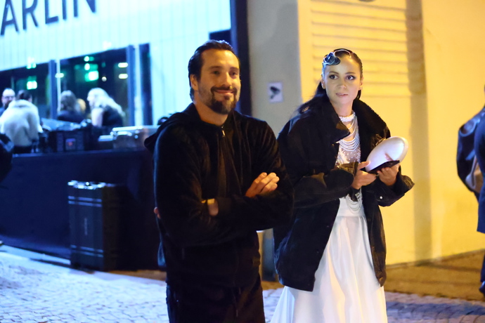 FOTO: Šťastný Noid se svou ženou. – stránka 11