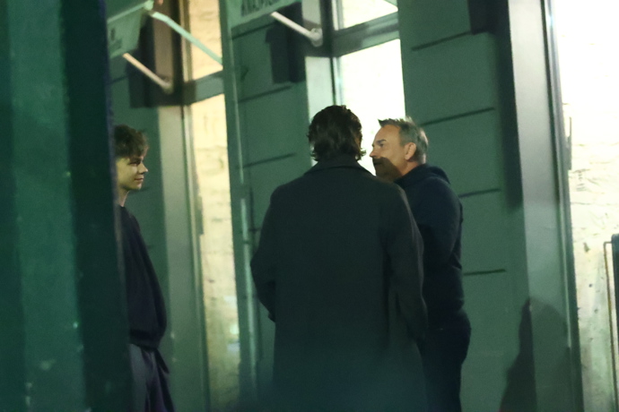 FOTO: Leoš Mareš se bavil s přáteli. – stránka 153