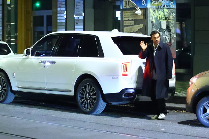 FOTO: Leoš Mareš na odchodu. – stránka 150