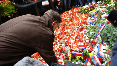 FOTO: Veřejnost na Národní třídě během oslav 17. listopadu.