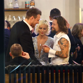 Vojta Dyk se bavil s přáteli. 