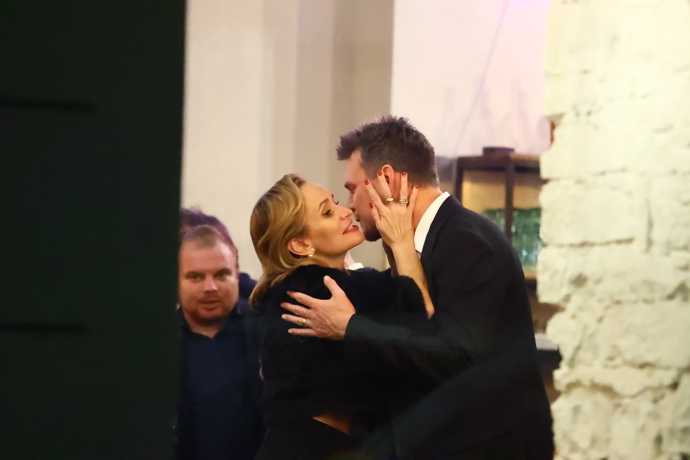 FOTO: Vojta Dyk a Monika Absolonová. – stránka 17