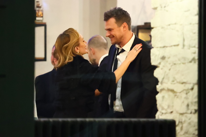 FOTO: Vojta Dyk nechal partnerku doma. – stránka 9